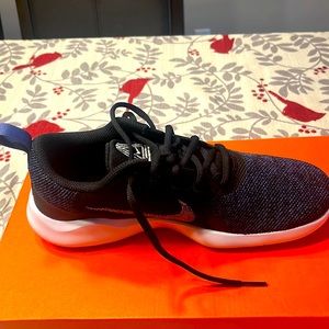 Womens Nike Flex Experience RN 10 NEW 7.5